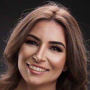 Alinity Divine Headshot 7 of 10