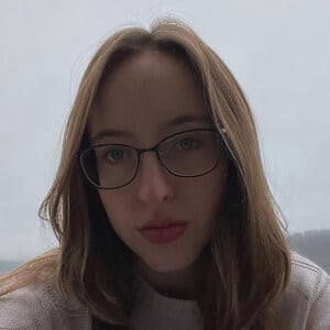 Alison Burke Headshot 5 of 5