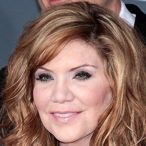 Alison Krauss Headshot 8 of 10