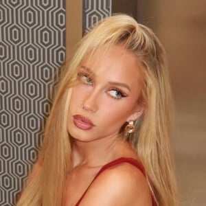 Alison Ogden Headshot 5 of 12