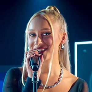 Alison Ogden Headshot 8 of 12