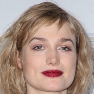 Alison Sudol Headshot 8 of 10