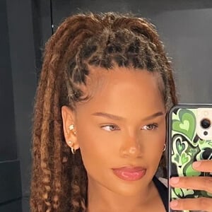 Alissa Ashley Headshot 2 of 5