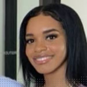 Aliyah Isaac Headshot 2 of 10