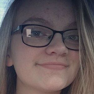 Alli Bug Headshot