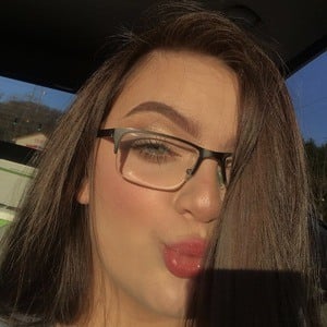 Alli Bug Headshot