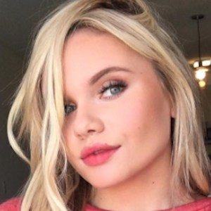 Alli Simpson Headshot 3 of 10