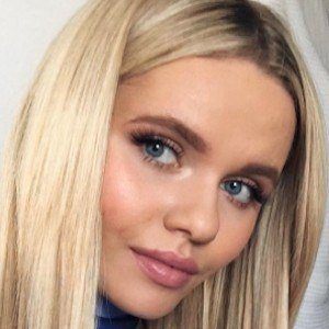 Alli Simpson Headshot 8 of 10