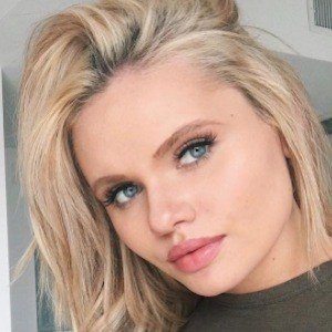 Alli Simpson Headshot 9 of 10