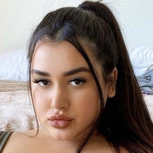 Allisen Medina Headshot 6 of 10