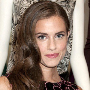 Allison Williams Headshot 8 of 10