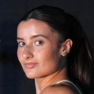 Ally Carter Headshot 2 of 5