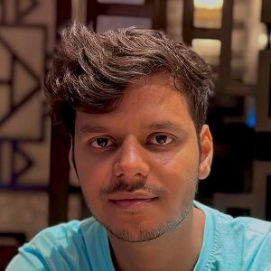 Alpha Akki Headshot 2 of 7