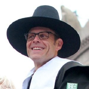 Alton Brown at age 48