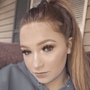 Aly Grace Headshot 5 of 10