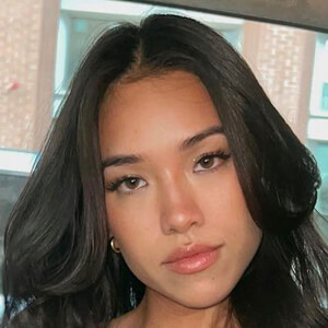 Alysia Loo Headshot 5 of 9