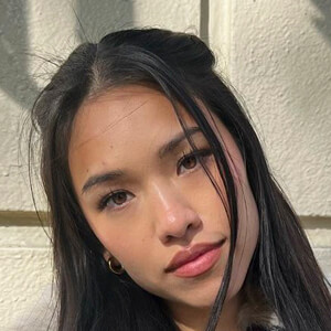 Alysia Loo Headshot 8 of 9