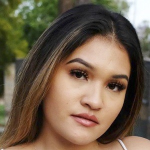 Alyssa Celeste Headshot 6 of 10