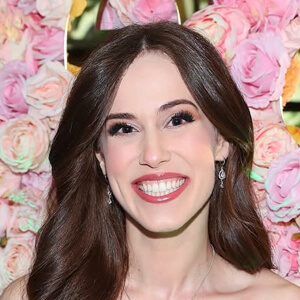 Alyssa Jaffe Headshot 5 of 9