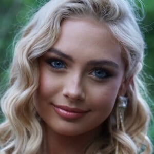 Alyssa Joy Headshot 4 of 10