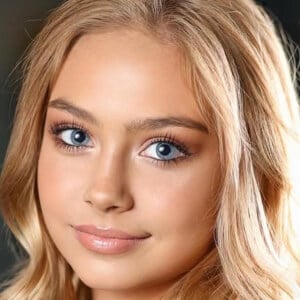 Alyssa Joy Headshot 10 of 10