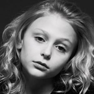 Alyvia Alyn Lind Headshot 3 of 10