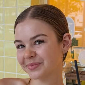 Amanda King Headshot 4 of 6