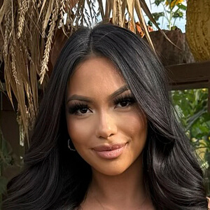 Amanda Pang Headshot 3 of 4