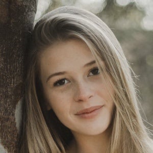 Amanda Raye Headshot 2 of 10