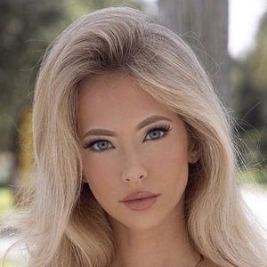 Amanda Taylor Headshot 8 of 10