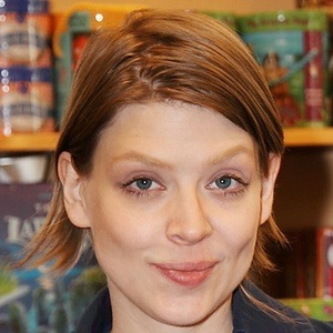 Amber Benson Headshot 8 of 9