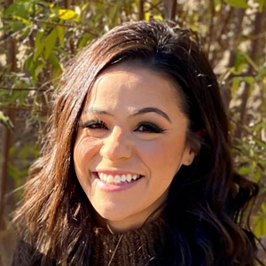 Amber Carson Headshot 12 of 13