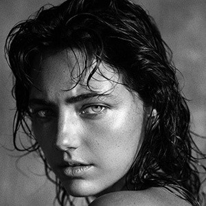 Amelia Zadro Headshot 5 of 10