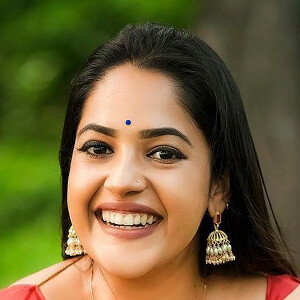 Amrutha Nair Headshot 8 of 9