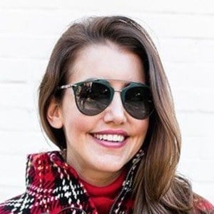 Amy Havins Headshot 3 of 6