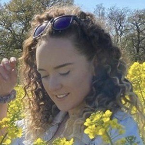 Amy Tinkler Headshot 7 of 10