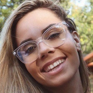 Amy Woah Headshot 6 of 10