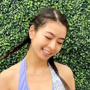 Amy Wang Headshot 6 of 8