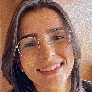 Ana Karoline Headshot