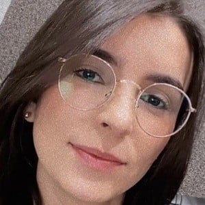 Ana Karoline Headshot
