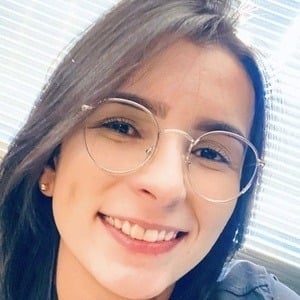 Ana Karoline Headshot