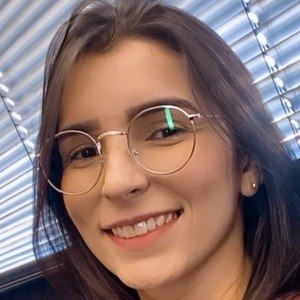 Ana Karoline Headshot