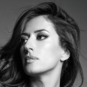 Ana Moura Headshot 2 of 4