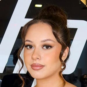 Anahita Age, Family, Bio Famous Birthdays