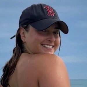 anakakfit Headshot 2 of 4