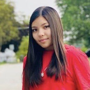 Analeigha Nguyen Headshot