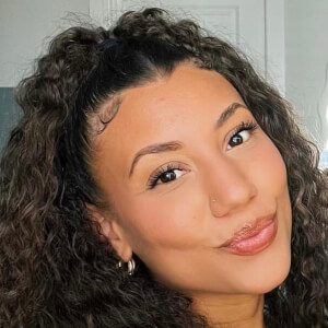 Anastacia Presciano Headshot 4 of 9