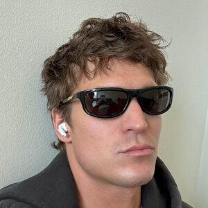 Andrea Faccio Headshot 4 of 6