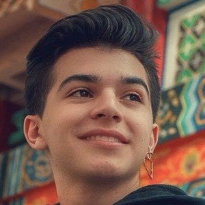 Andrés Vázquez - Age, Family, Bio | Famous Birthdays