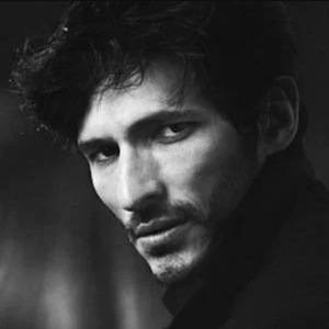 Andrés Velencoso Headshot 4 of 6